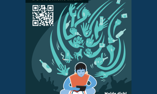 Plakat des Programms "Hilfen im Netz" der Organisation NACOA Deutschland e.V.. Auf dunklem Hintergrund sitzt ein Kind im Schneidersitz und guckt auf sein Handy. Geister fliegen um das Kind herum, sie signalisieren die Gefahren, die im Netz für Kinder lauern. 