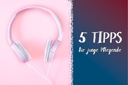 Ein paar Kopfhörer, daneben der Titel der Reihe "5 Tipps"
